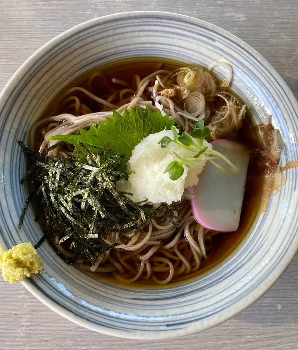 伊豆シャボテン動物公園　食堂街の蕎麦